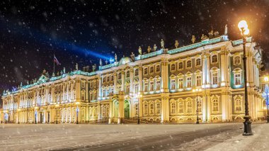 Hermitage St Petersburg kış gece görünümü