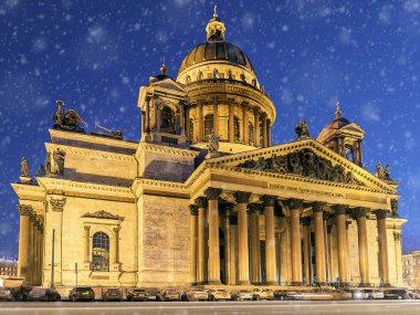 St. Isaac's Cathedral St. Petersburg gece görünümü kışın