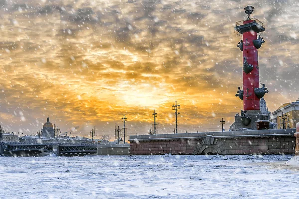Зимний Закат Над Дворцовым Мостом Санкт Петербурге — стоковое фото