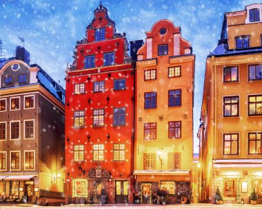 Noel Stockholm. Gamla Stan'da kare Stortorget eski renkli evler