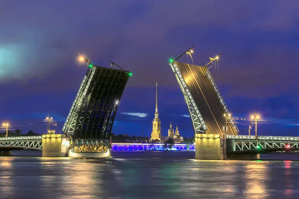 Vue Nuit Pont Palace Saint Pétersbourg Russie — Photo