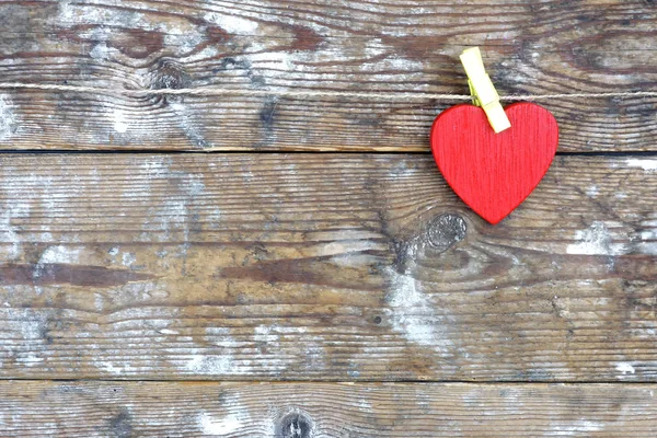 Sevgililer Günü Eski Ahşap Arka Plan Üzerinde Kırmızı Kalp — Stok fotoğraf