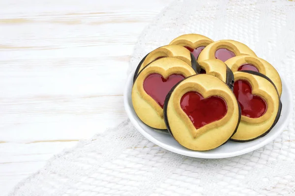 День Святого Валентина Печиво Сердечками Тарілку Білий — стокове фото