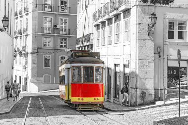 Lisbon, Lizbon sokaklarda Portugal.Red retro tramvay