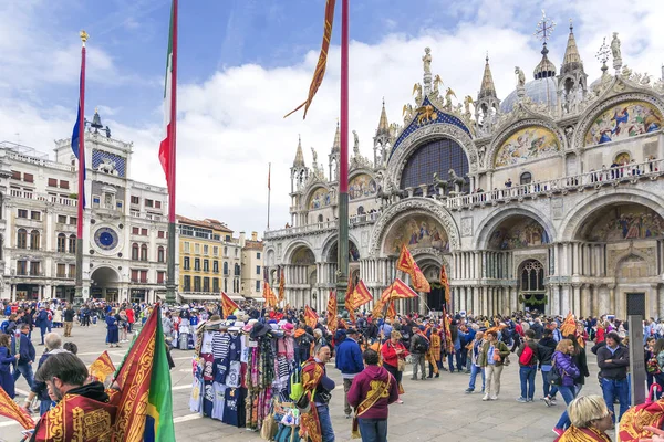 VENEZIA, ITALIA-APRILE 25, 2017: San Marco è una holida annuale — Foto Stock