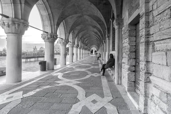 Itália, Veneza. Colonata do Palácio do Doge em Veneza — Fotografia de Stock