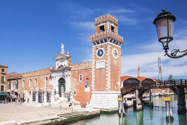 Venetië, Italië. Toren bij de ingang van het arsenaal in Venetië — Stockfoto