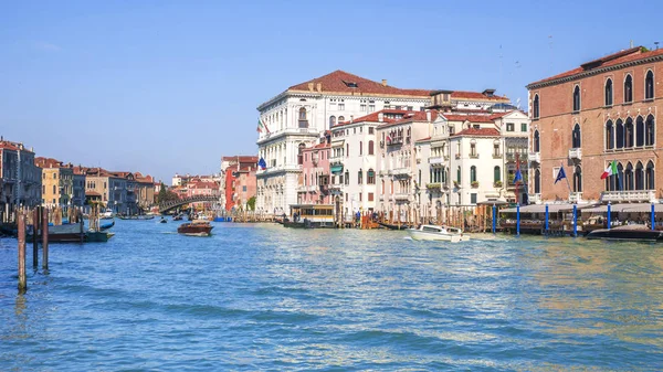 イタリア、ヴェネツィア。ヴェネツィア大運河の眺め — ストック写真