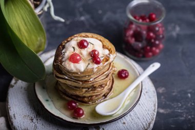 Close-up krep kiraz ile ön plan odaklanmak