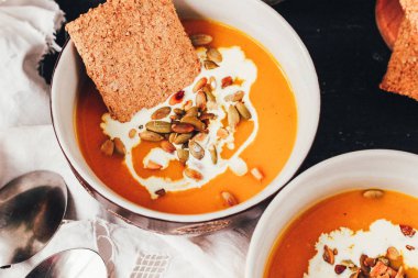yakın çekim tohumlar, seçici odak ile kabak çorbası