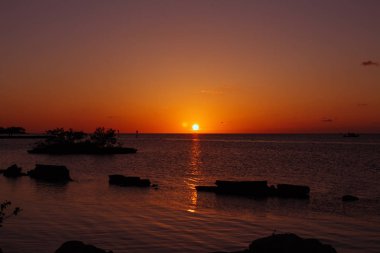 Okyanusta gün batımı