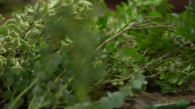 Bir düğün buket çiçek oluşturma