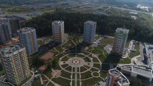 广场和高层建筑 从上面拍摄 — 图库视频影像
