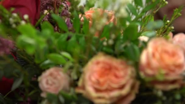 Ramo Diferentes Tipos Flores Trabajo Diseño Floristería — Vídeo de stock