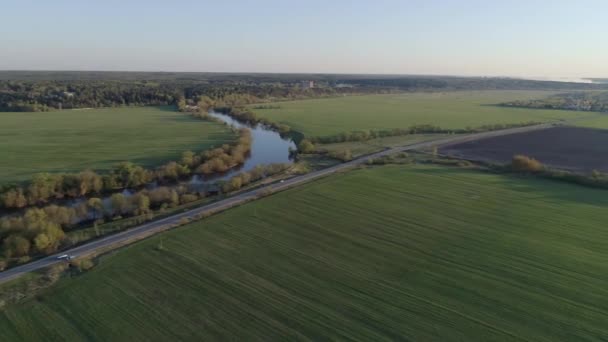 Fotografia Lotnicza Krajobraz Wiejski Zielona Łąka Zaorane Pole Autostrada Mała — Wideo stockowe