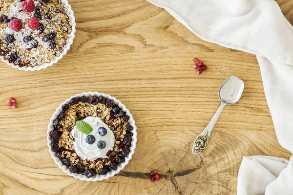 Top View Wooden Breakfast Table Two Bowls Oatmeal Fruit Elegant — Stock Photo, Image