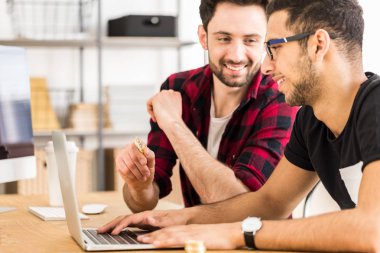 Stockbrokers cryptocurrency dizüstü bilgisayar - Internet sanal para kullanarak satın alma