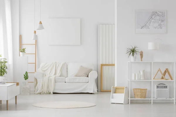 Lamps White Rug Sofa Simple Living Room Interior Plants Empty — Stock Photo, Image