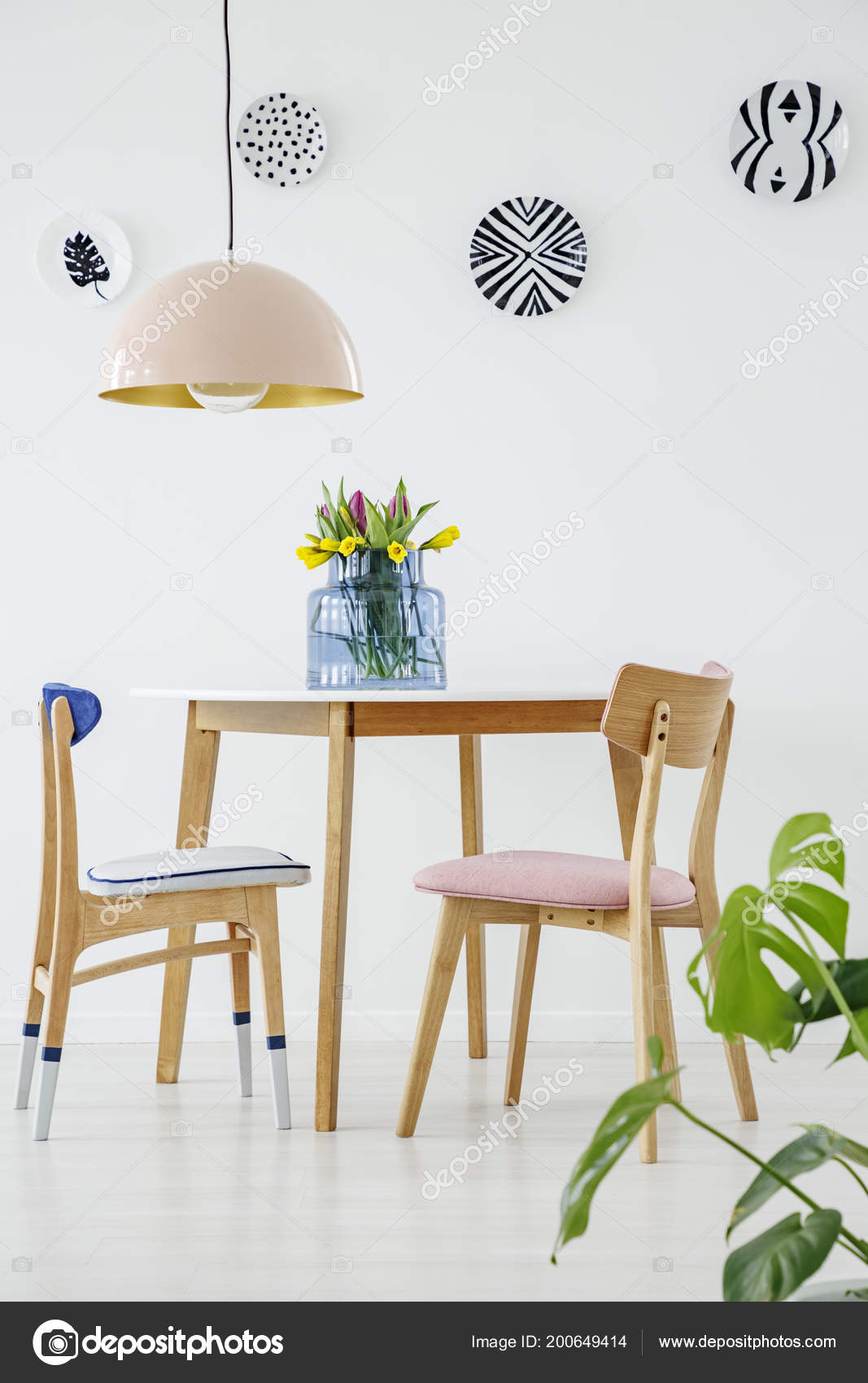 Rosa Und Blauen Hölzernen Stuhl Tisch Pastell Esszimmer