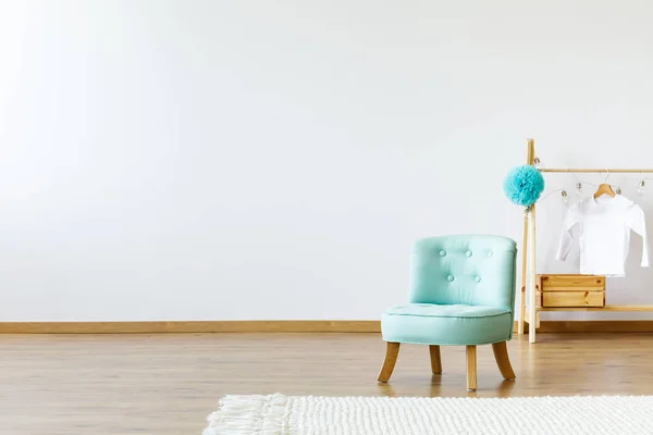 Mint Chair Wooden Hanger Shirt Pompom Rug Empty Wall Place — Stock Photo, Image