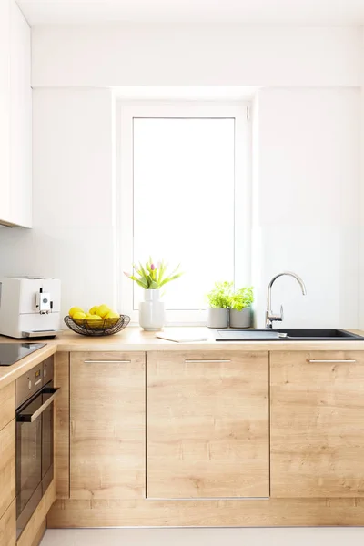 Flowers Wooden Countertop Bright Kitchen Interior Window Real Photo — Stock Photo, Image