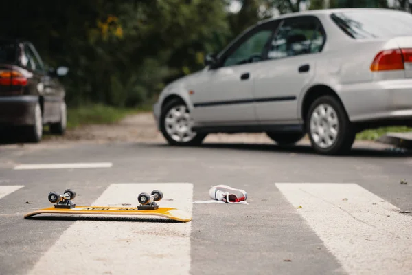 Skateboard Child Shoe Pedestrian Crossing Dangerous Traffic Incident — Stock Photo, Image