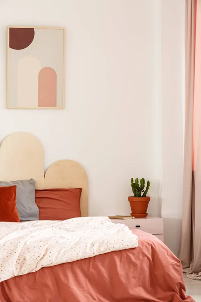 Planta Armário Lado Cama Com Cobertor Interior Quarto Moderno Com — Fotografia de Stock