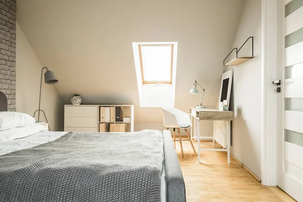 Real Photo Bright Nordic Style Attic Room Interior Wooden Desk — Stock Photo, Image