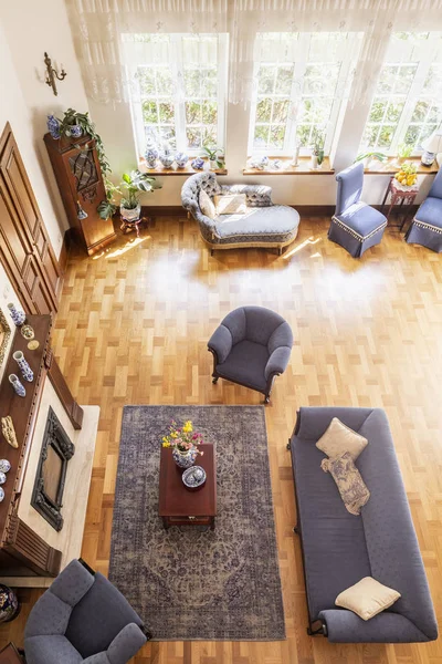 Vista Superior Clássico Azul Sala Estar Interior Com Sofá Poltronas — Fotografia de Stock