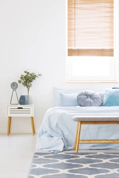 Window Wooden Blinds White Bedroom Interior Bed Light Blue Bedclothes — Stock Photo, Image