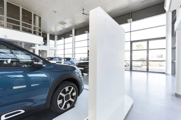 Showroom Carro Com Veículos Caros Para Venda Aluguel — Fotografia de Stock