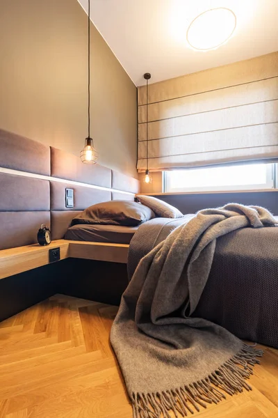 Blanket Bed Lamps Hotel Bedroom Interior Window Wooden Floor Real — Stock Photo, Image