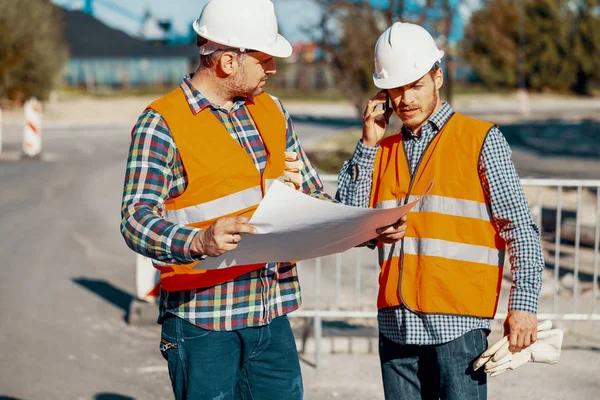 Lavoratore Responsabile Lavori Costruzione Consulenza Progetto Con Ingegnere Durante Lavori — Foto Stock