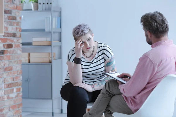 Opstandige Jonge Meisje Met Ontbreken Van Zelf Acceptatie Drug Verslaving — Stockfoto