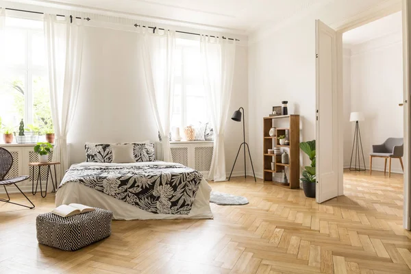 View Two Rooms White Walls Herringbone Parquet Bed Pouf Lamp — Stock Photo, Image