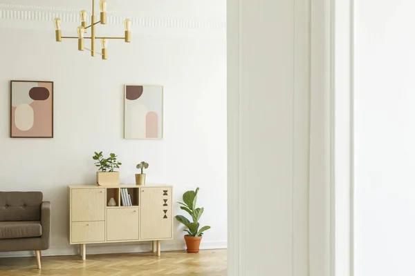 Intérieur Appartement Style Rétro Avec Une Armoire Minimaliste Bois Dans — Photo