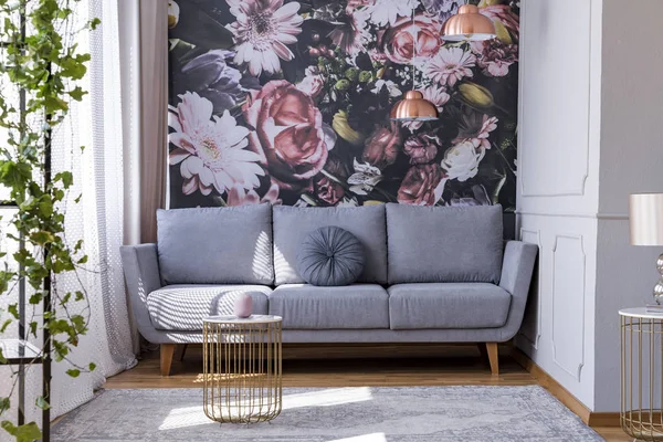 Sunlit Gray Sofa Floral Print Wall Nook Feminine Living Room — Stock Photo, Image