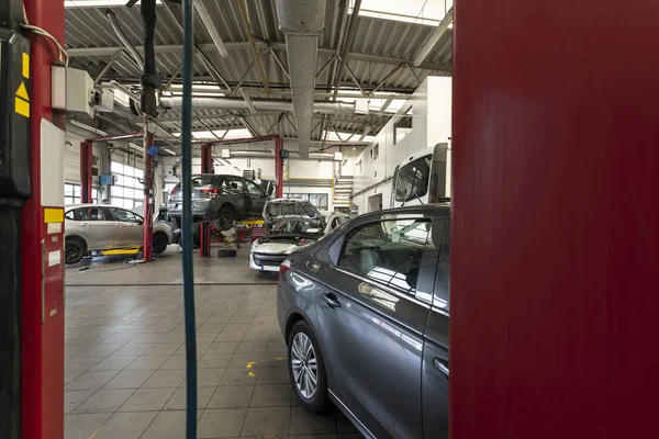 Des Voitures Luxe Sont Réparées Dans Garage Moderne Vue Par — Photo