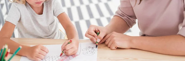 Primo Piano Dei Bambini Che Disegnano Immagini Durante Lezioni Arte — Foto Stock