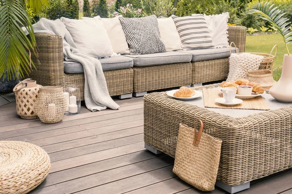 Wicker Patio Set Beige Cushions Standing Wooden Board Deck Breakfast — Stock Photo, Image