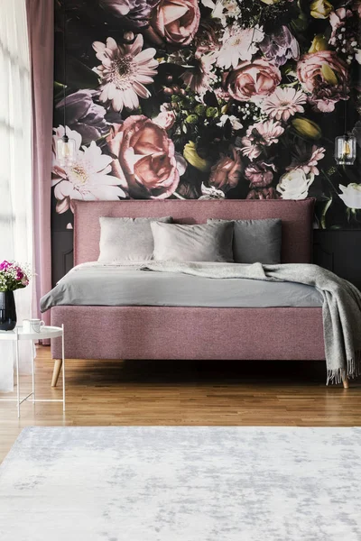 Flowers Wallpaper Feminine Pink Bedroom Interior Grey Pillows Bed Real — Stock Photo, Image