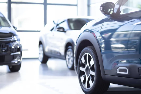 Unghi Scăzut Mașină Lux Într Showroom Exclusiv Vehicule — Fotografie, imagine de stoc