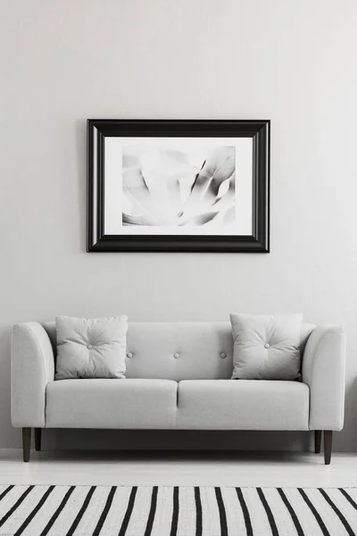 Black White Poster Hanging Wall Grey Settee Pillows Real Photo — Stock Photo, Image