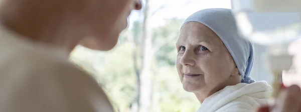 Panorama Blurred Nurse Foreground Sick Elderly Woman Headscarf — Stock Photo, Image