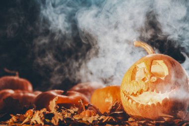 Korkunç geleneksel jack-o-kabak yapılan fener fotoğrafı alanı Kopyala