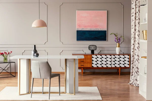 Echte Foto Van Een Interieur Van Eetkamer Met Een Tafel — Stockfoto