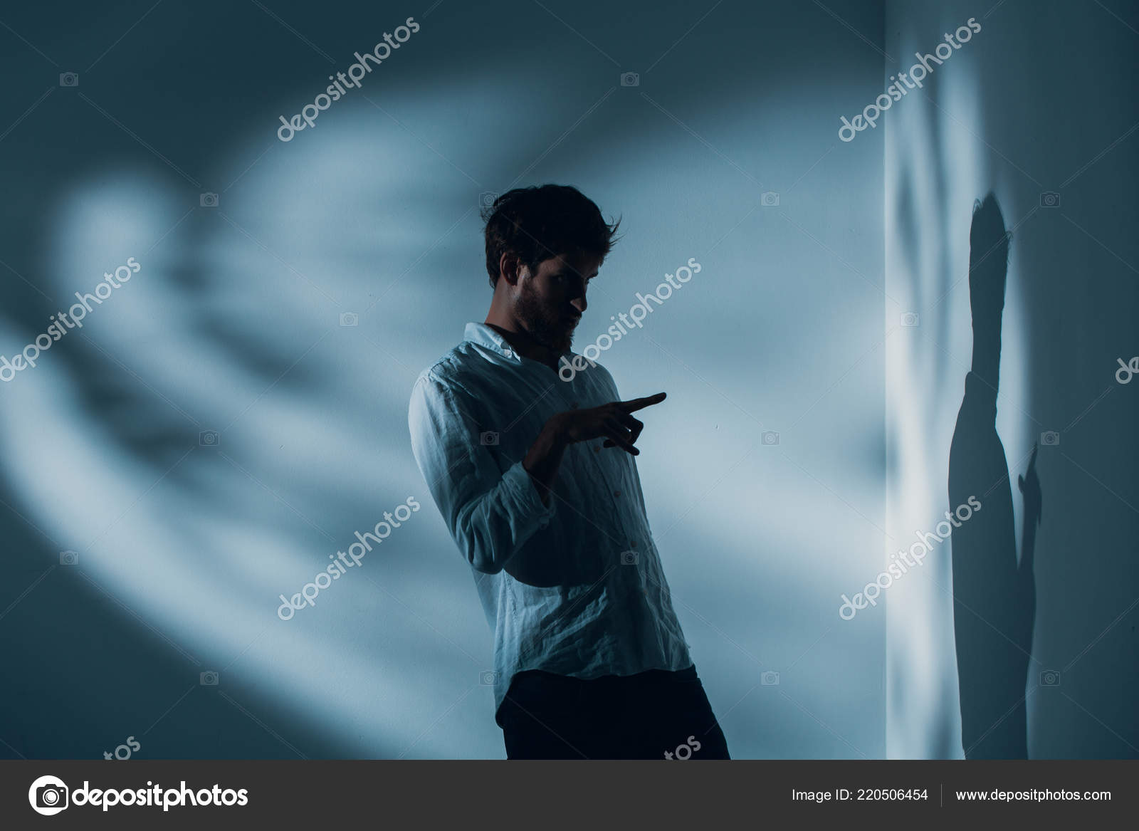 Menschen Mit Schizophrenie Die Allein Einem Zimmer Zeigte