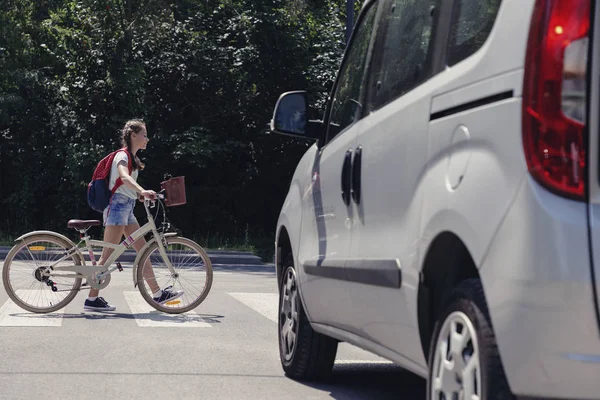 Teenage Girl Backpack Bike Pedestrian Crossing — Stock Photo, Image