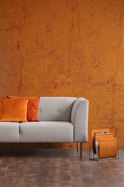 Intérieur Salon Wabi Sabi Avec Vieux Mur Orange Nouveau Canapé — Photo