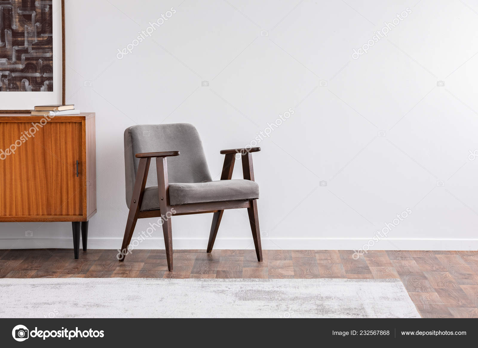 Gris Vintage Fauteuil Côté Rétro Armoire Avec Livres Chaud